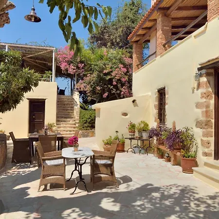 In Guest - Traditional For Relaxation And Rejuvenation Guest house