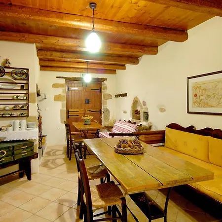 In Guest - Traditional For Relaxation And Rejuvenation Guest house