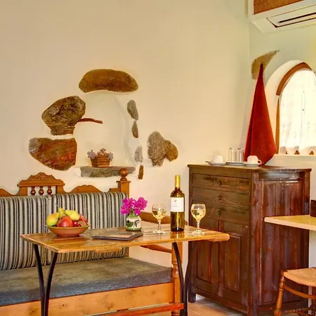Vendégház In Guest - Traditional For Relaxation And Rejuvenation Hriszí Aktí Haniá
