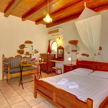 Vendégház In Guest - Traditional For Relaxation And Rejuvenation Hriszí Aktí Haniá
