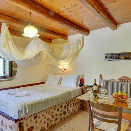 In Guest - Traditional For Relaxation And Rejuvenation * Hriszí Aktí Haniá