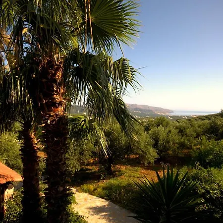 In Guest - Traditional For Relaxation And Rejuvenation Affittacamere La Canea